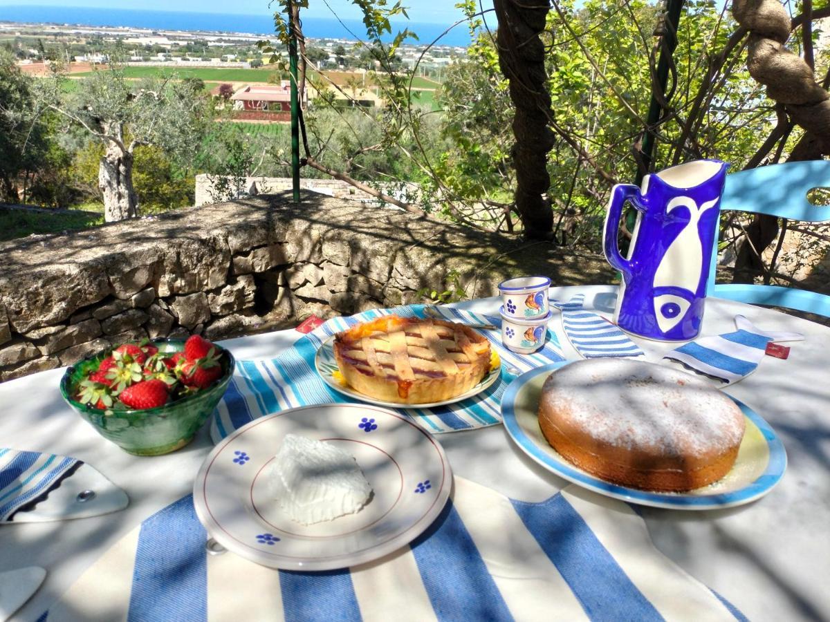Le Finestre Sul Mare Bed & Breakfast Conversano Exterior photo